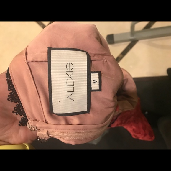 Alexis coral lace dress midi length fitted - Picture 3 of 5